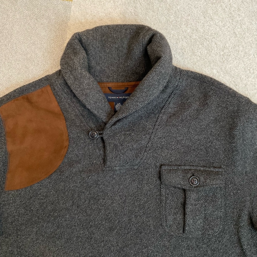 Tommy Hilfiger Men’s Gray Shawl Collar Sweater